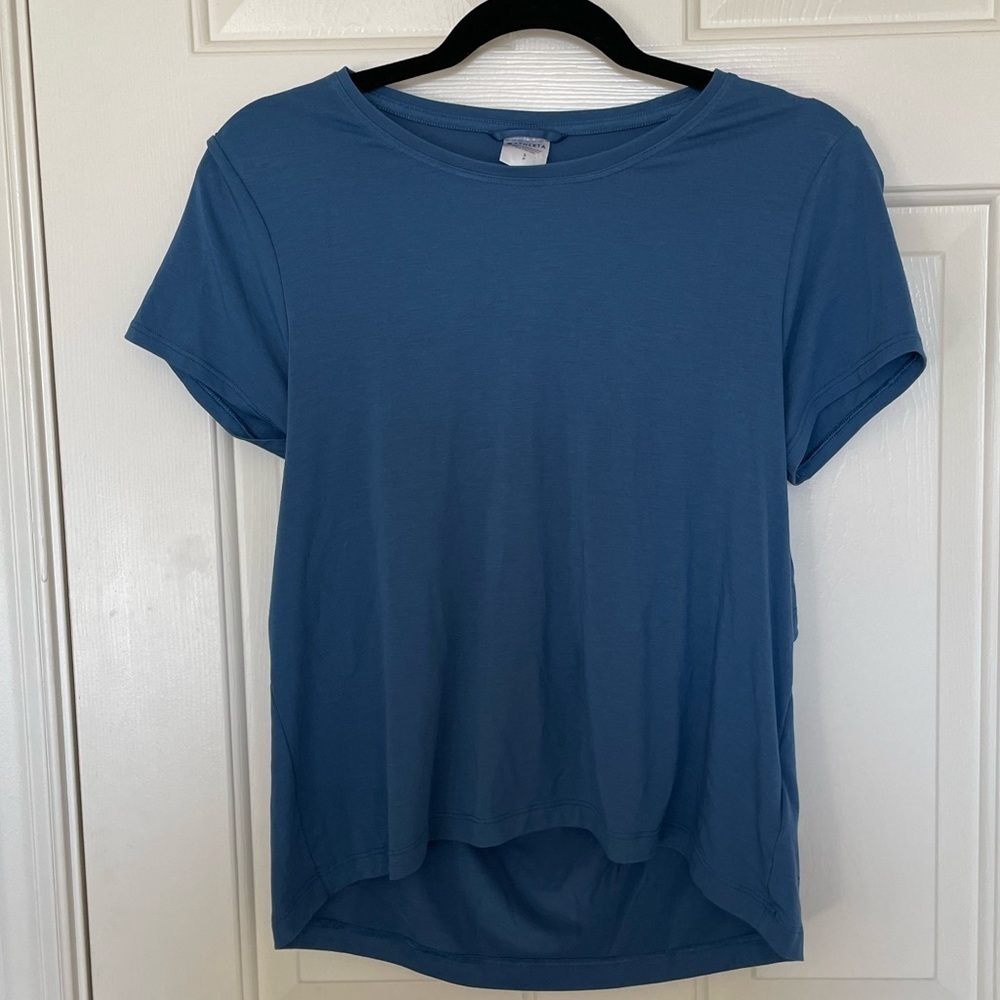 Athleta backlesss tshirt small